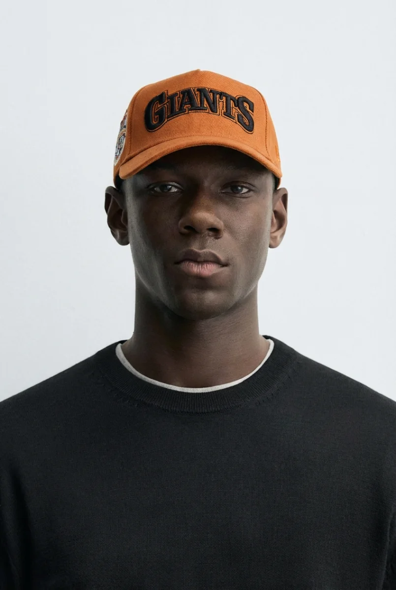 Caps